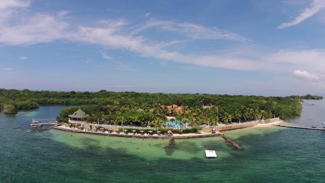 Hotel Cocoliso Island Resort Isla Grande  Zewnętrze zdjęcie